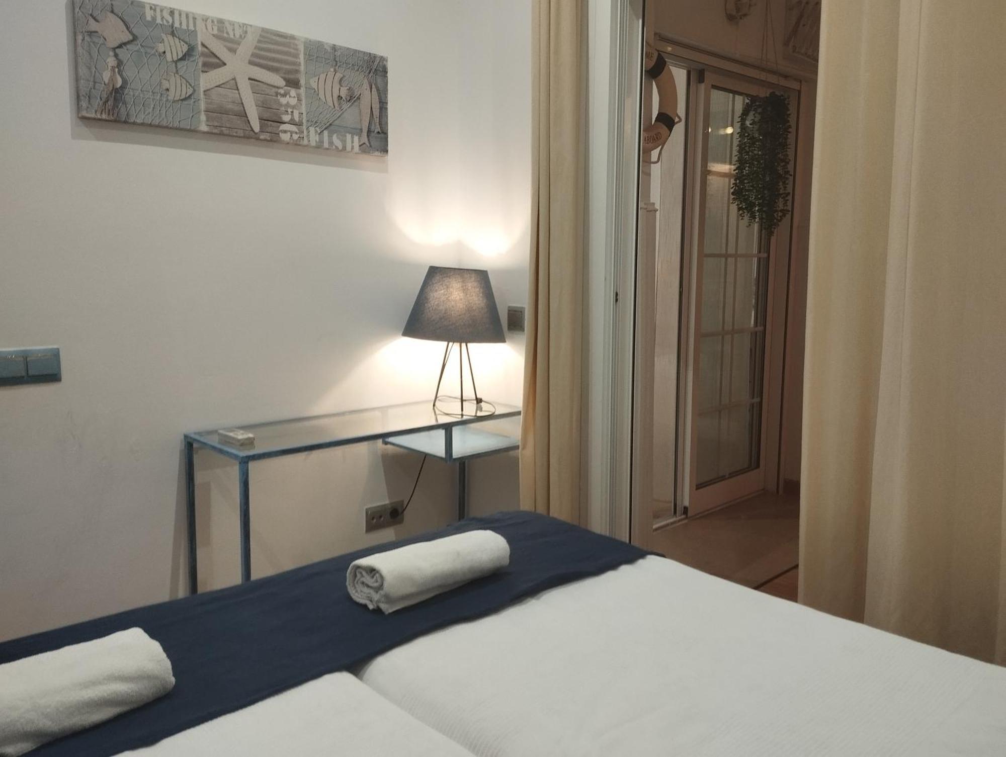 דירות פואנגירולה Port House, Paseo Maritimo,A Un Minuto Playa מראה חיצוני תמונה