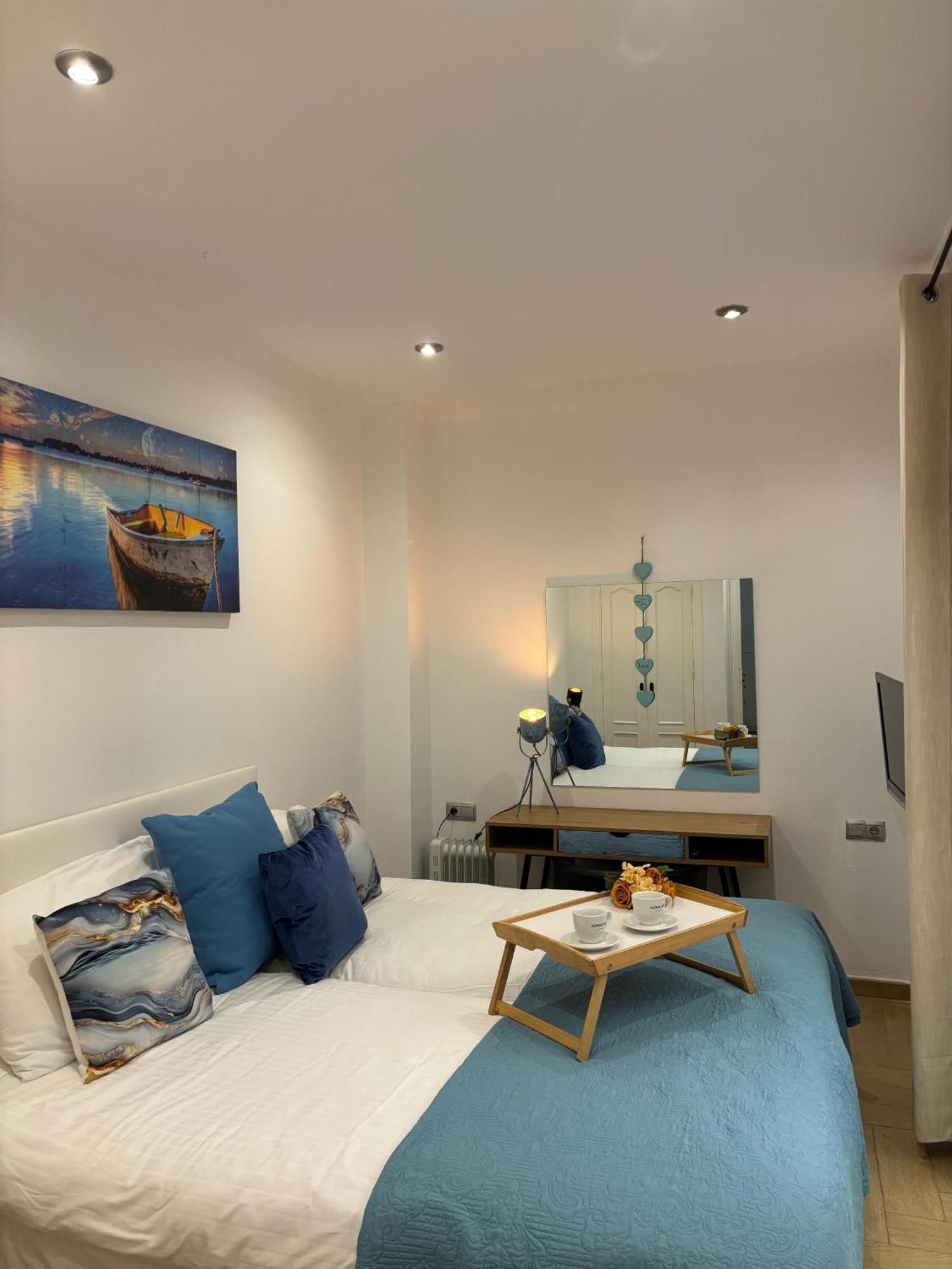 דירות פואנגירולה Port House, Paseo Maritimo,A Un Minuto Playa מראה חיצוני תמונה
